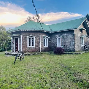  Holiday home Thottom Private